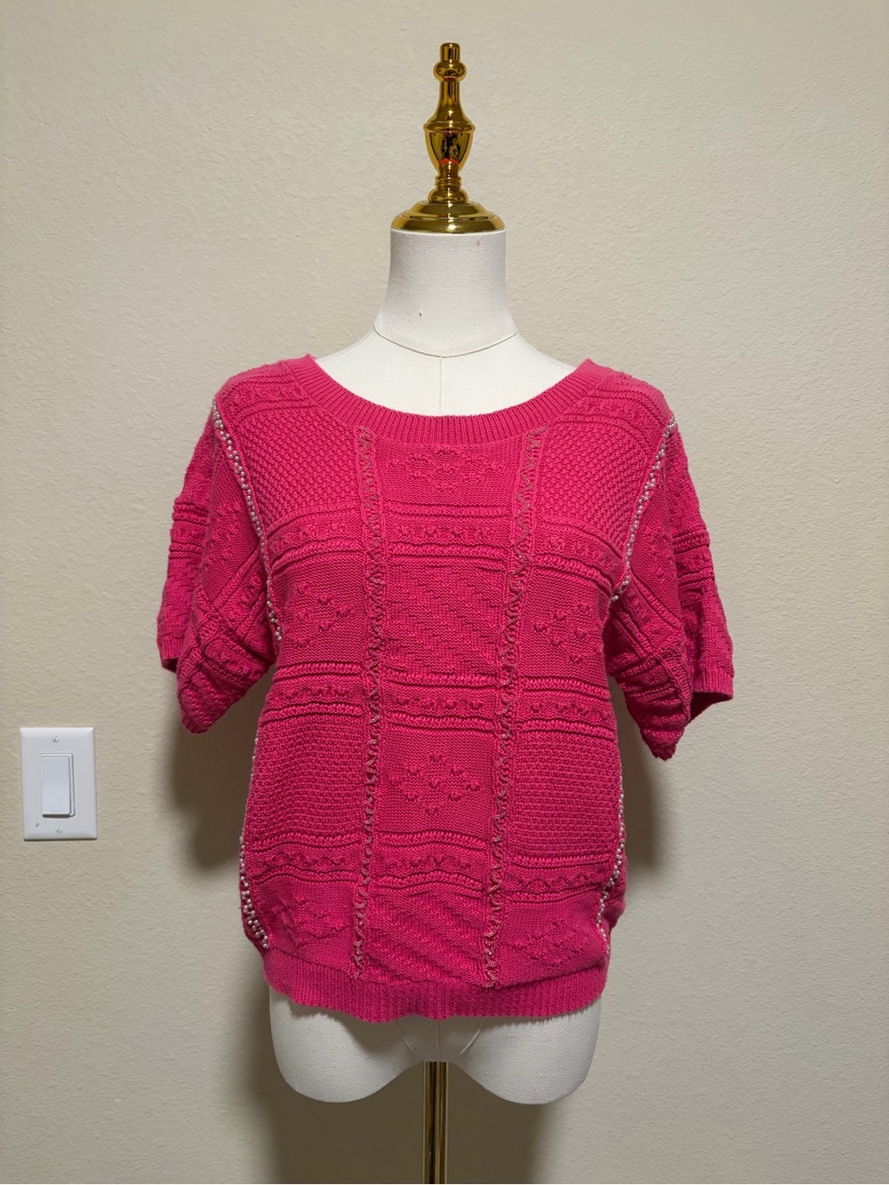 Vintage 80’s Women's Hot Pink Short Sleeve Knit Sweater - Casual Pullover